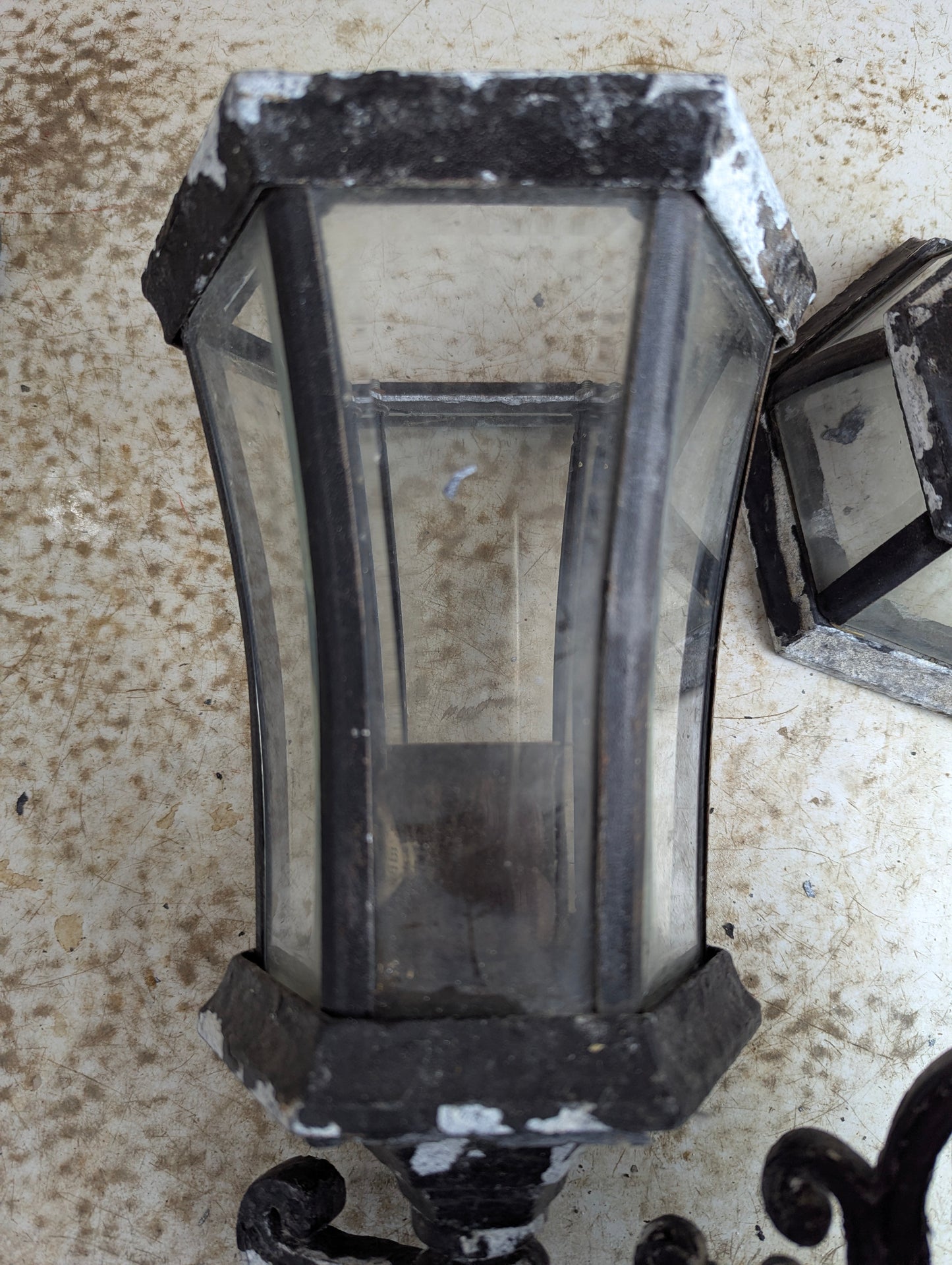 Aluminum Outdoor Coach Lamp Style Wall Sconce Light - Missing 1 finnial