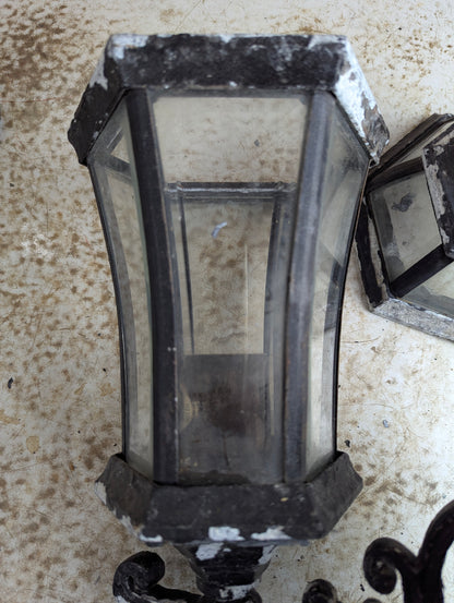 Aluminum Outdoor Coach Lamp Style Wall Sconce Light - Missing 1 finnial