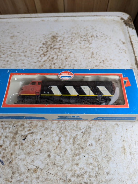 Mehano HO Scale Canadian National F9 #9176 Locomotive