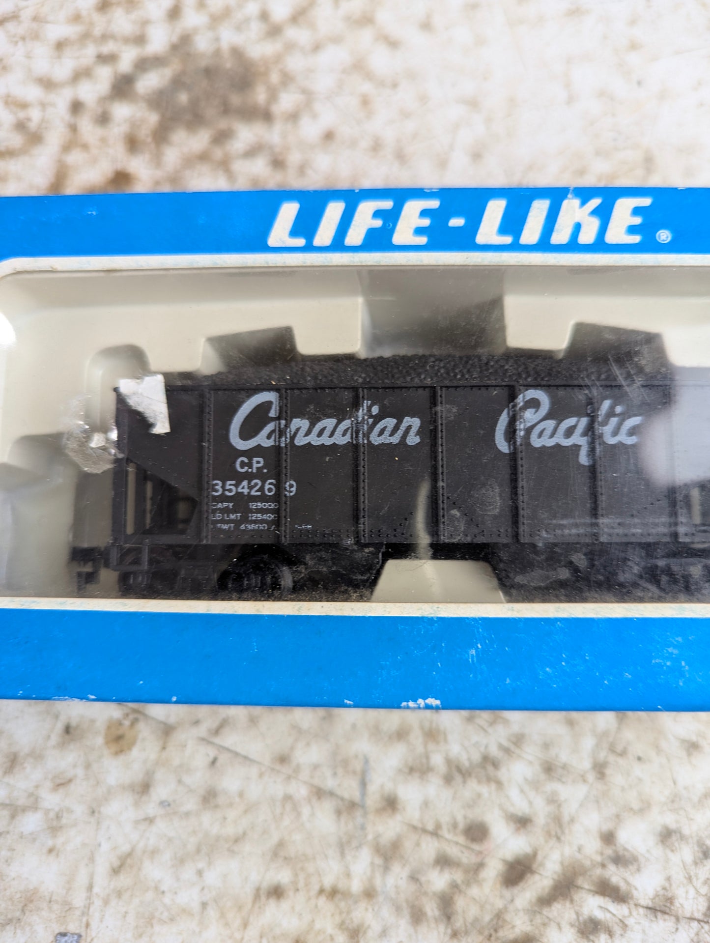 Life-Like HO Scale Canada Pacific #354269 Hopper Car