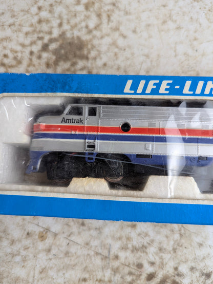 Life Like HO Scale Amtrak EMD F7 #106 Locomotive