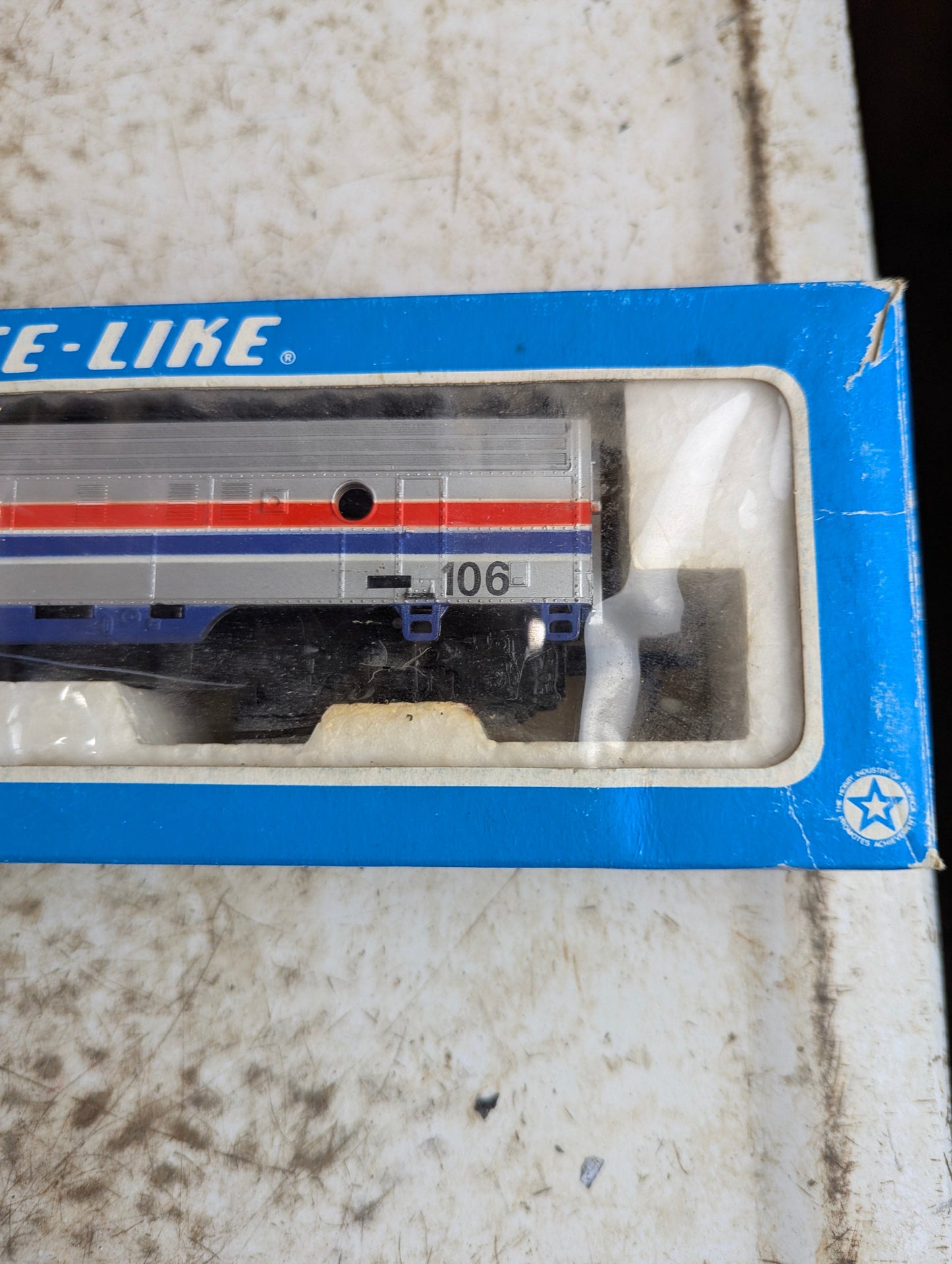 Life Like HO Scale Amtrak EMD F7 #106 Locomotive