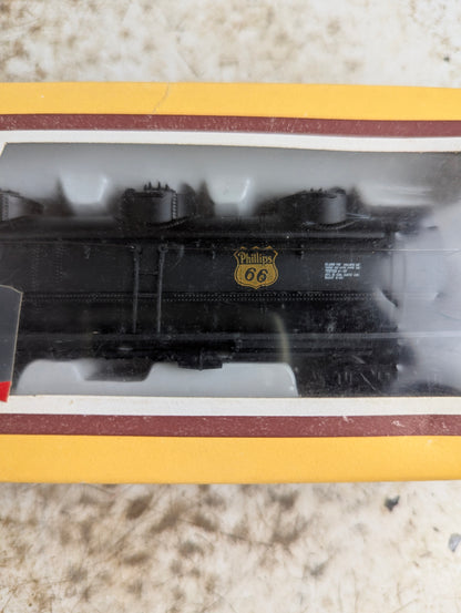 Bachmann HO Scale Philips 66 Triple Dome Tank Car