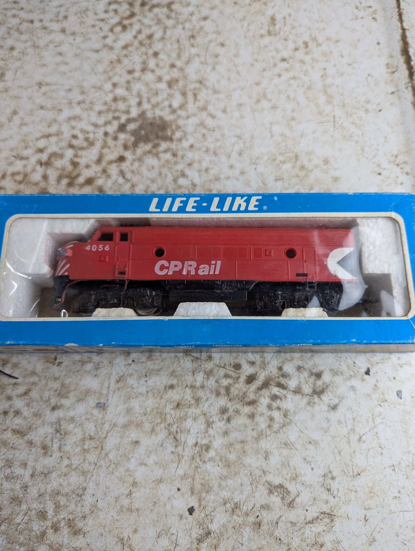 Life Like HO Scale CP Rail #4056 Locomotive - Labelled 'Not Working'