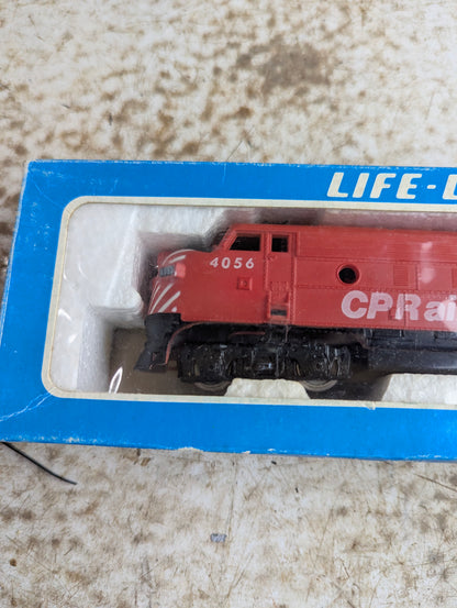 Life Like HO Scale CP Rail #4056 Locomotive - Labelled 'Not Working'