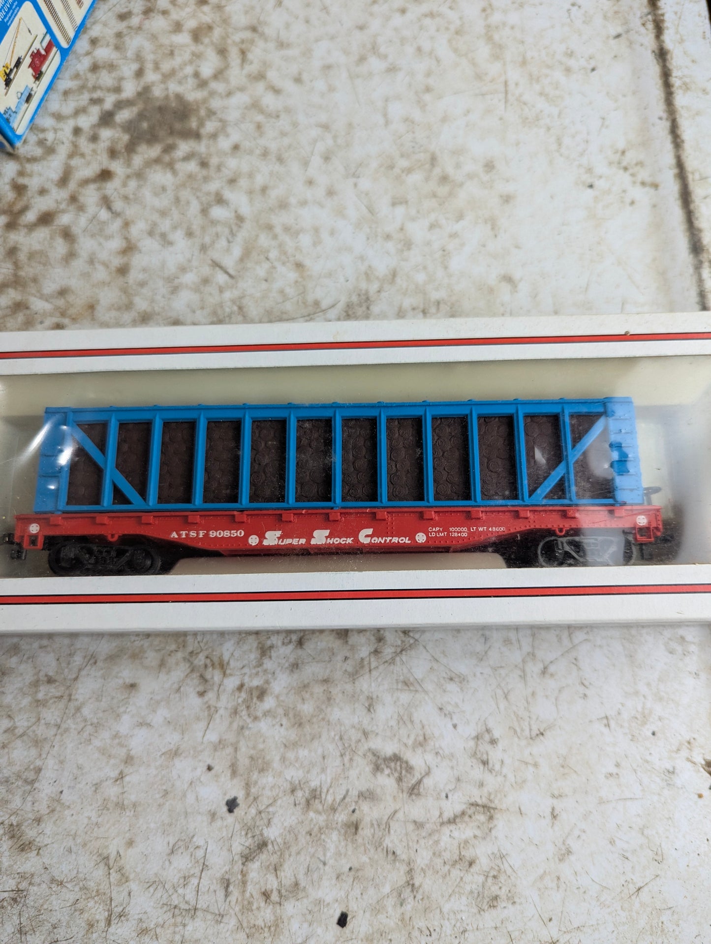 Bachmann HO Scale ATSF Super Shock Control Pulpwood Car