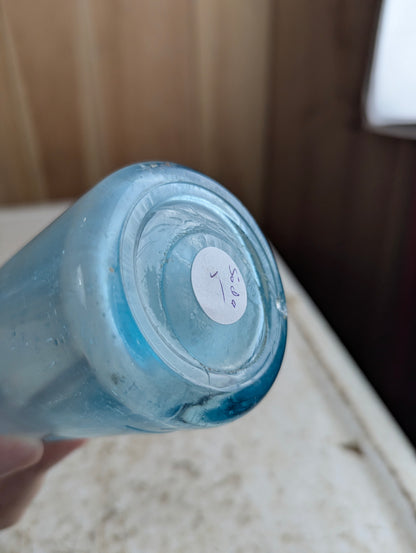 United Soda Water Mfc Co Toronto Antique Lion Embossed Aqua Blue Glass Soda Bottle