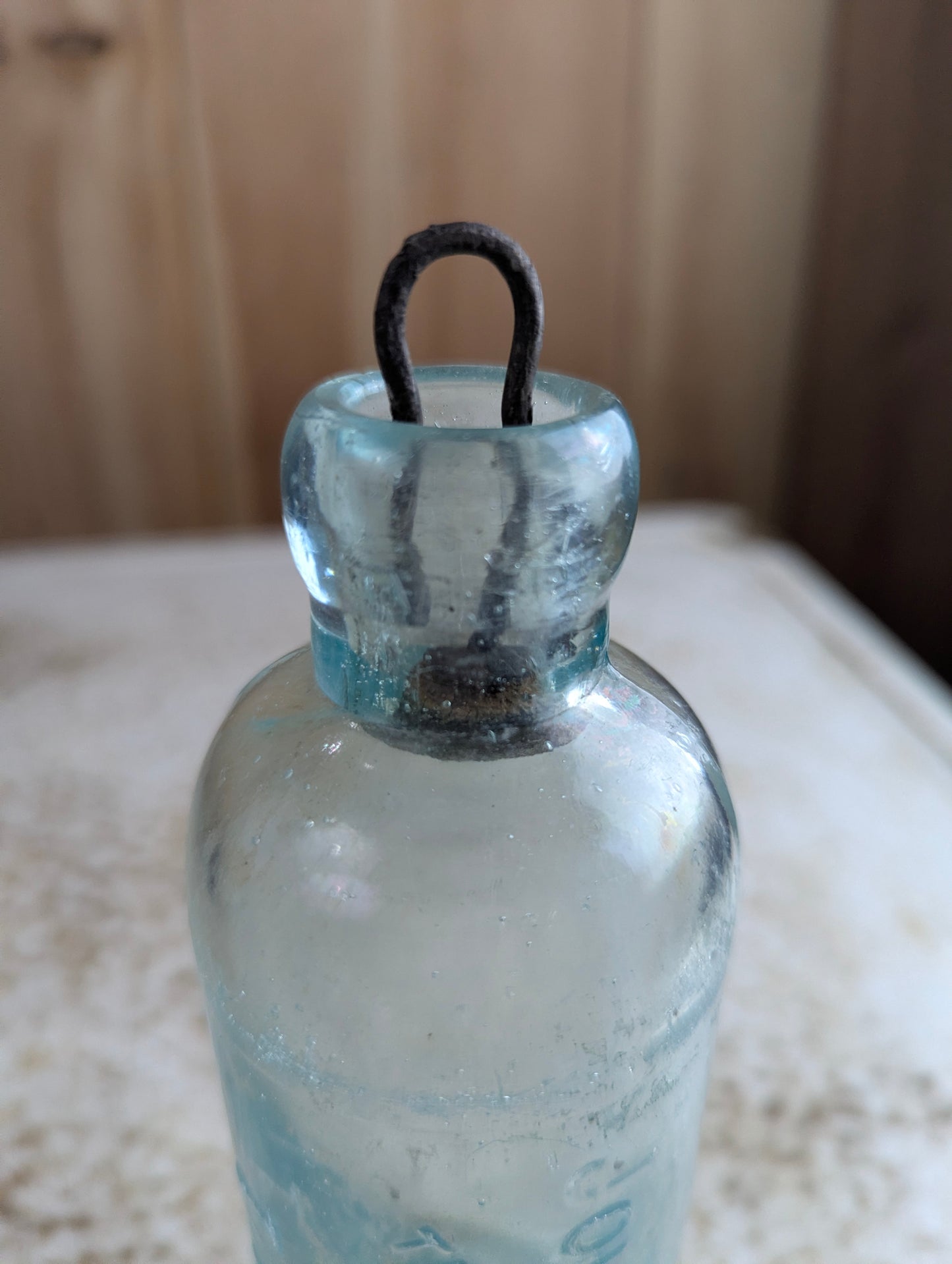 John Verner Toronto Antique Maple Leaf Embossed Aqua Glass Hutchinson Soda Bottle