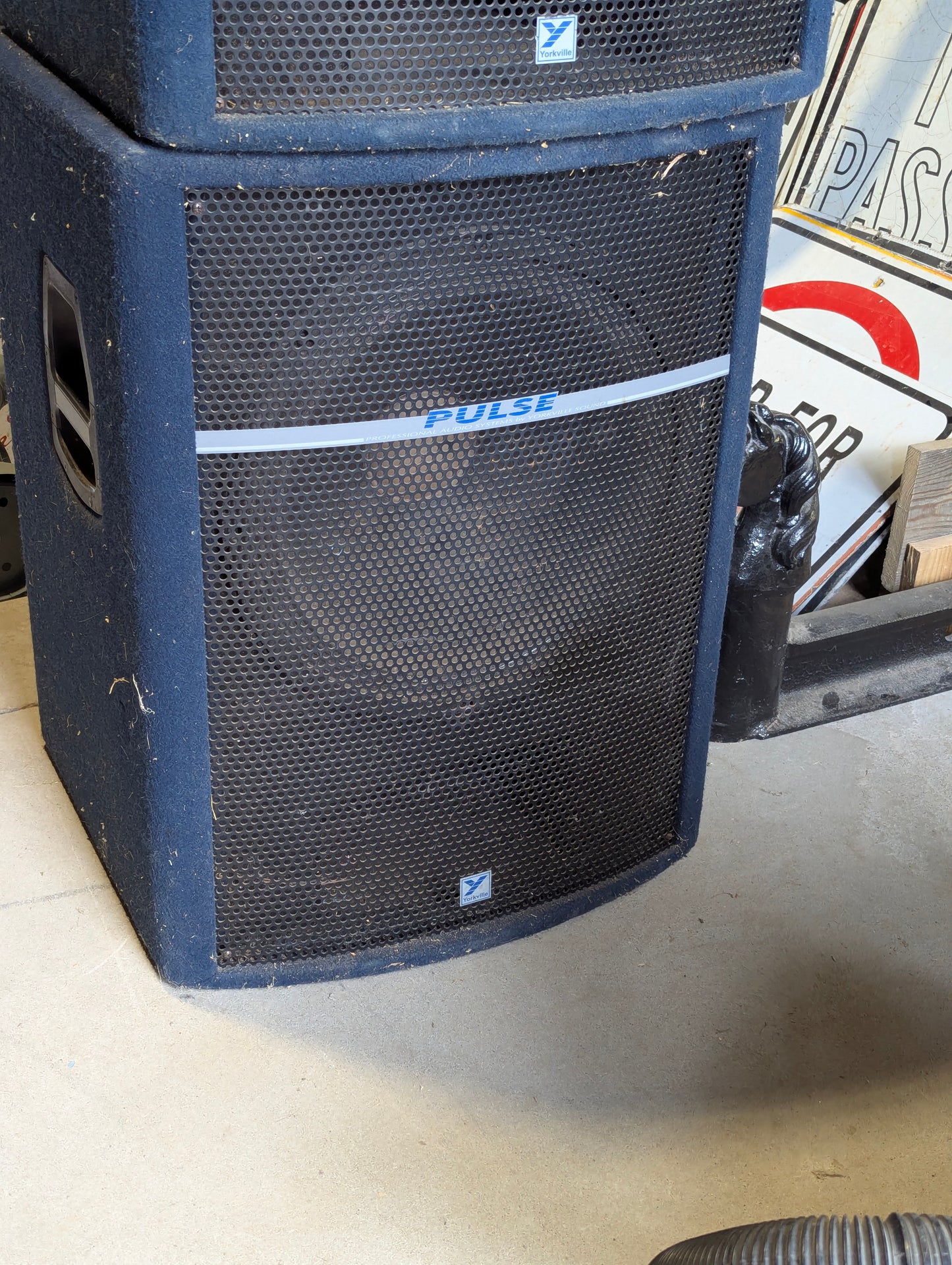 Pair of Yorkville Pulse PS-18 Passive 300W 18" Professional Subwoofers - Testing and Working