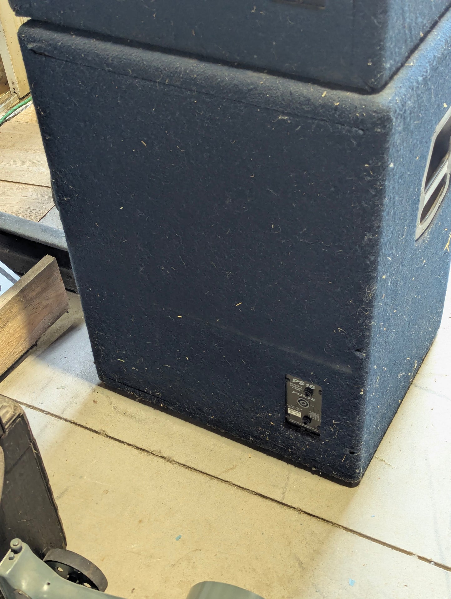 Pair of Yorkville Pulse PS-18 Passive 300W 18" Professional Subwoofers - Testing and Working