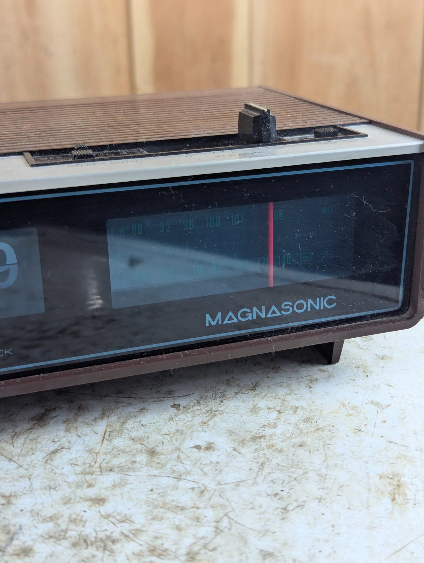 1970s Magnasonic AM/FM Flip Clock Radio Model MDR-5053 - Tested Working
