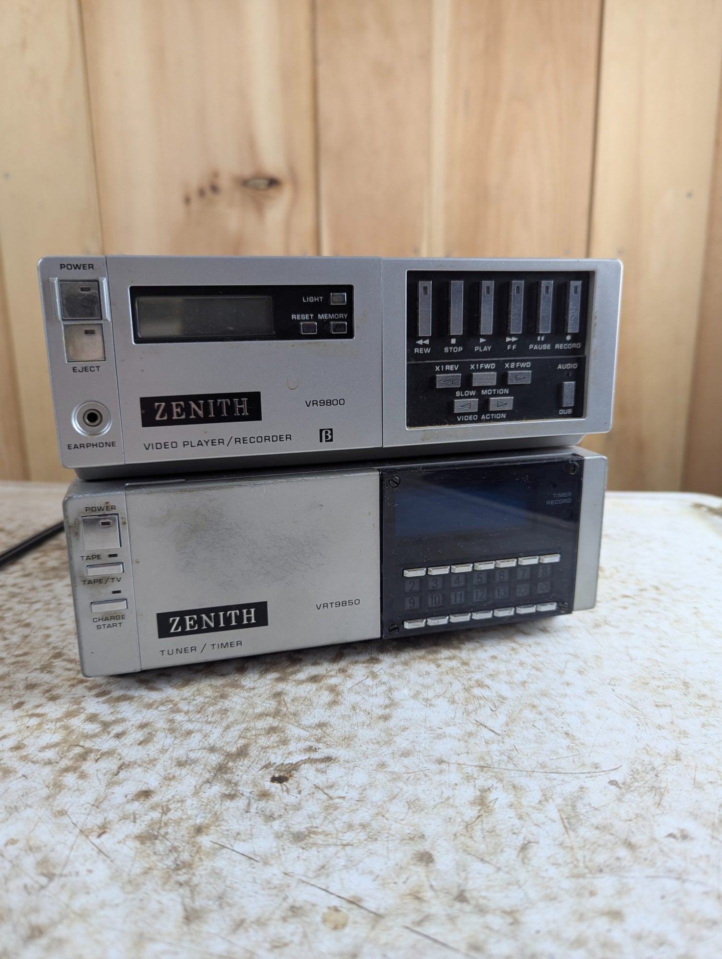 Vintage Zenith Portable Betamax Video Player with Tuner/Timer Dock VR9800 and VRT9850 - Tested Working