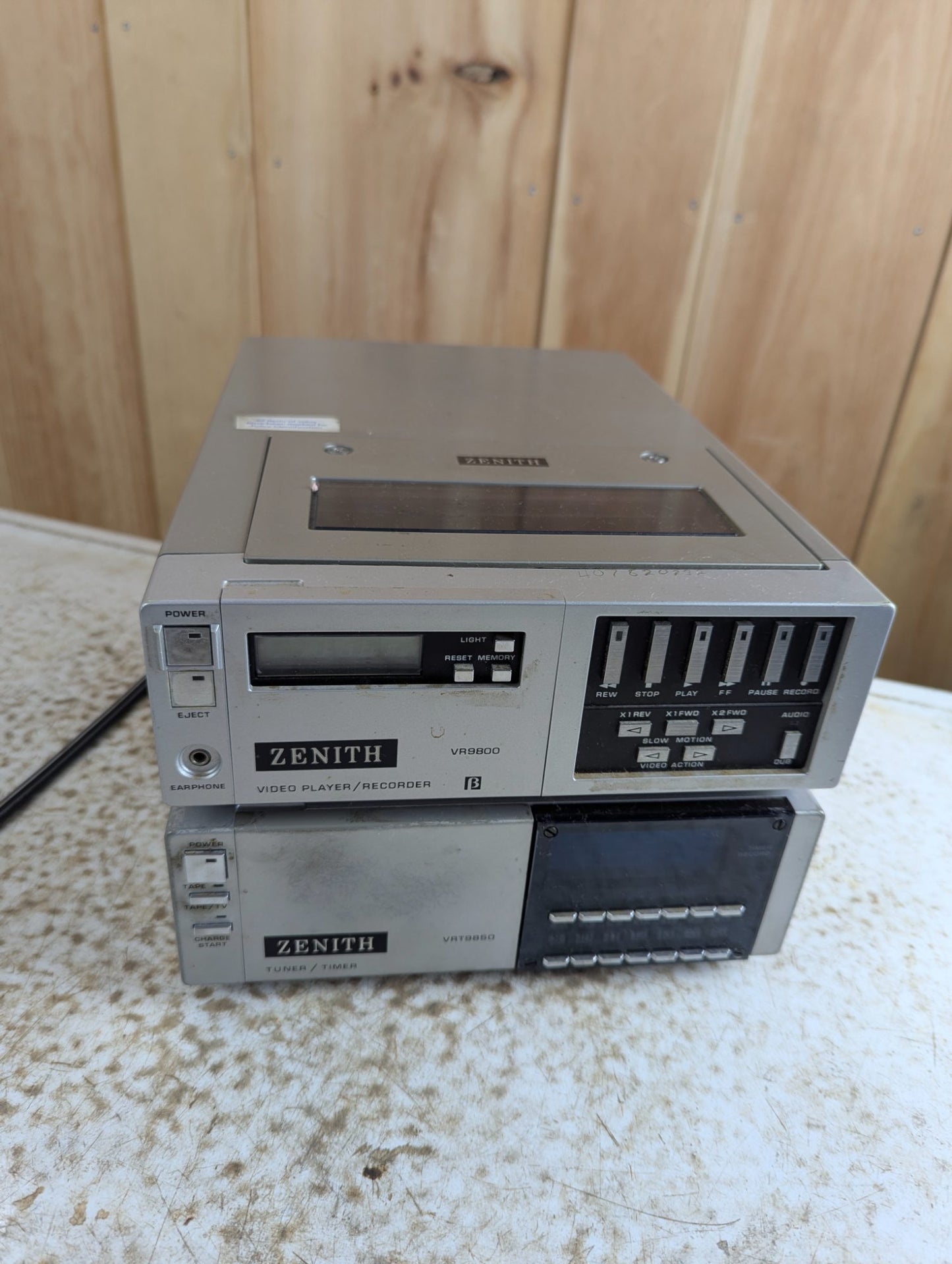 Vintage Zenith Portable Betamax Video Player with Tuner/Timer Dock VR9800 and VRT9850 - Tested Working