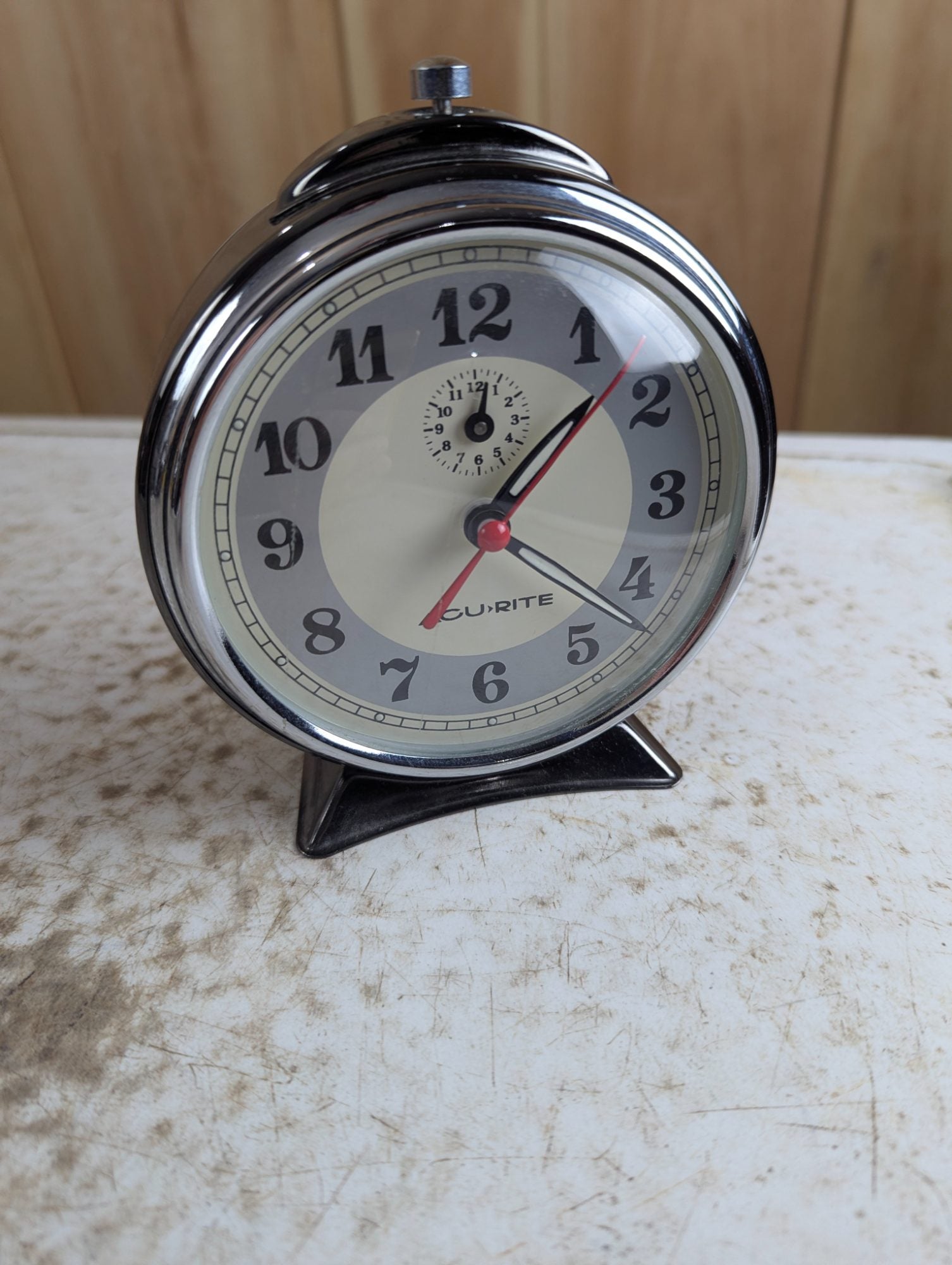Acurite Vintage-style Wind-Up Bedside Alarm Clock -Tested Working