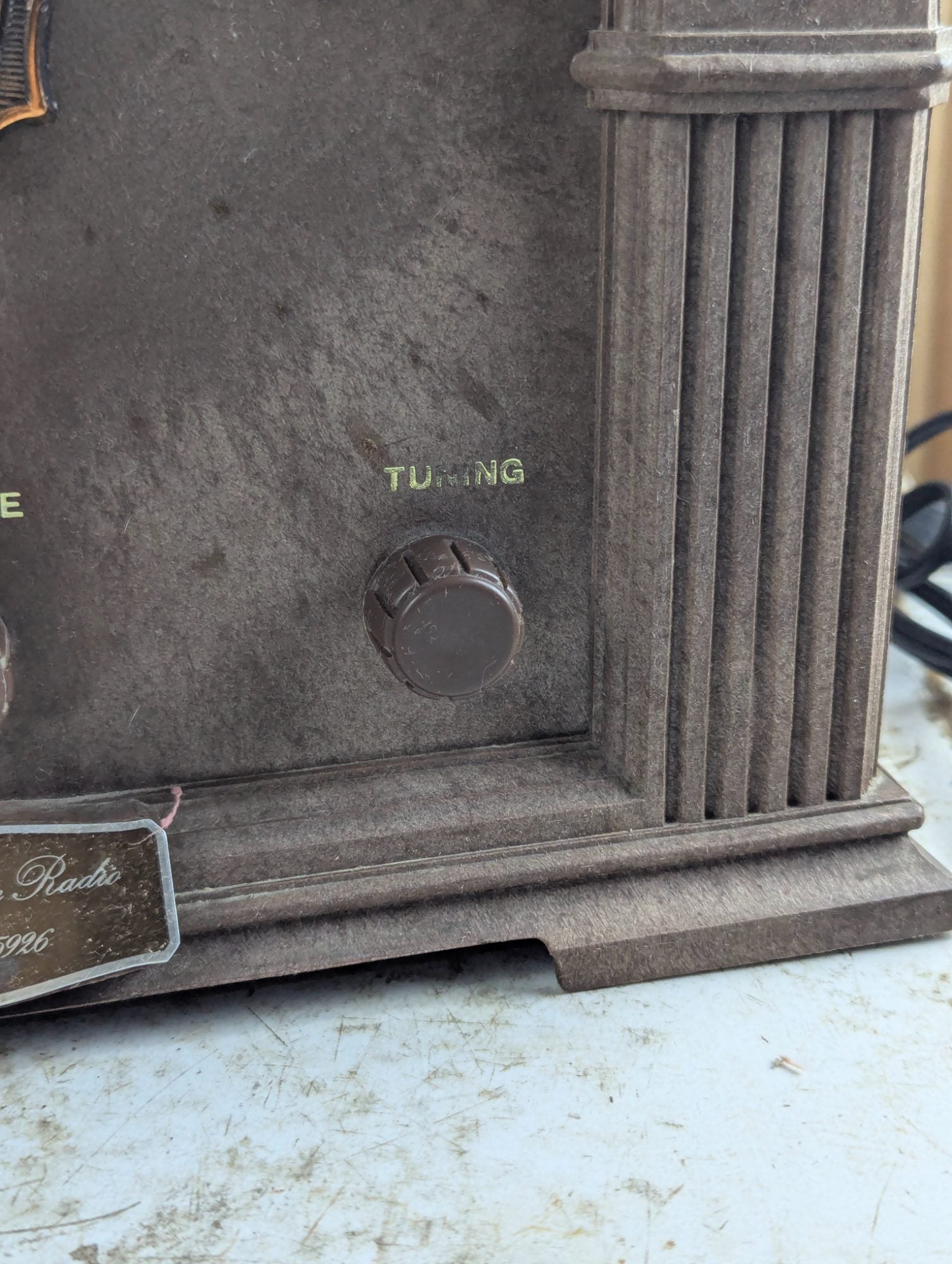 Windsor 1932 Style Tabletop Cathedral Radio Reproduction - Tested Working