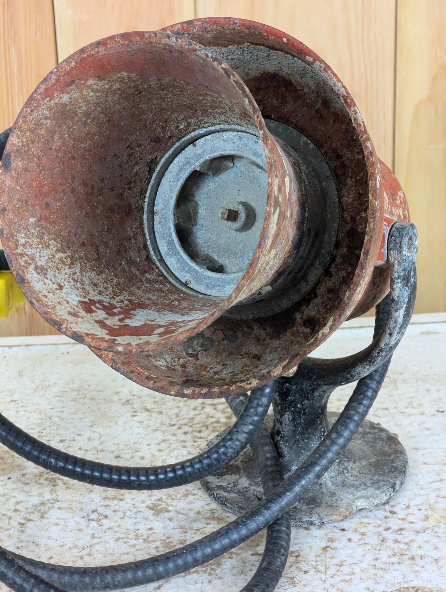 Air Raid Siren - view 3