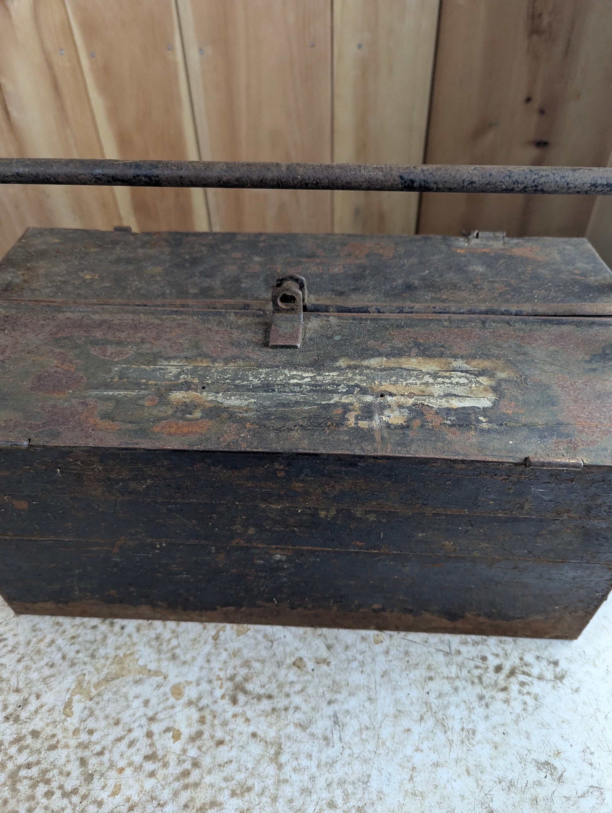 Antique 1920s Duplex Cantilever Metal Tool Box - view 6