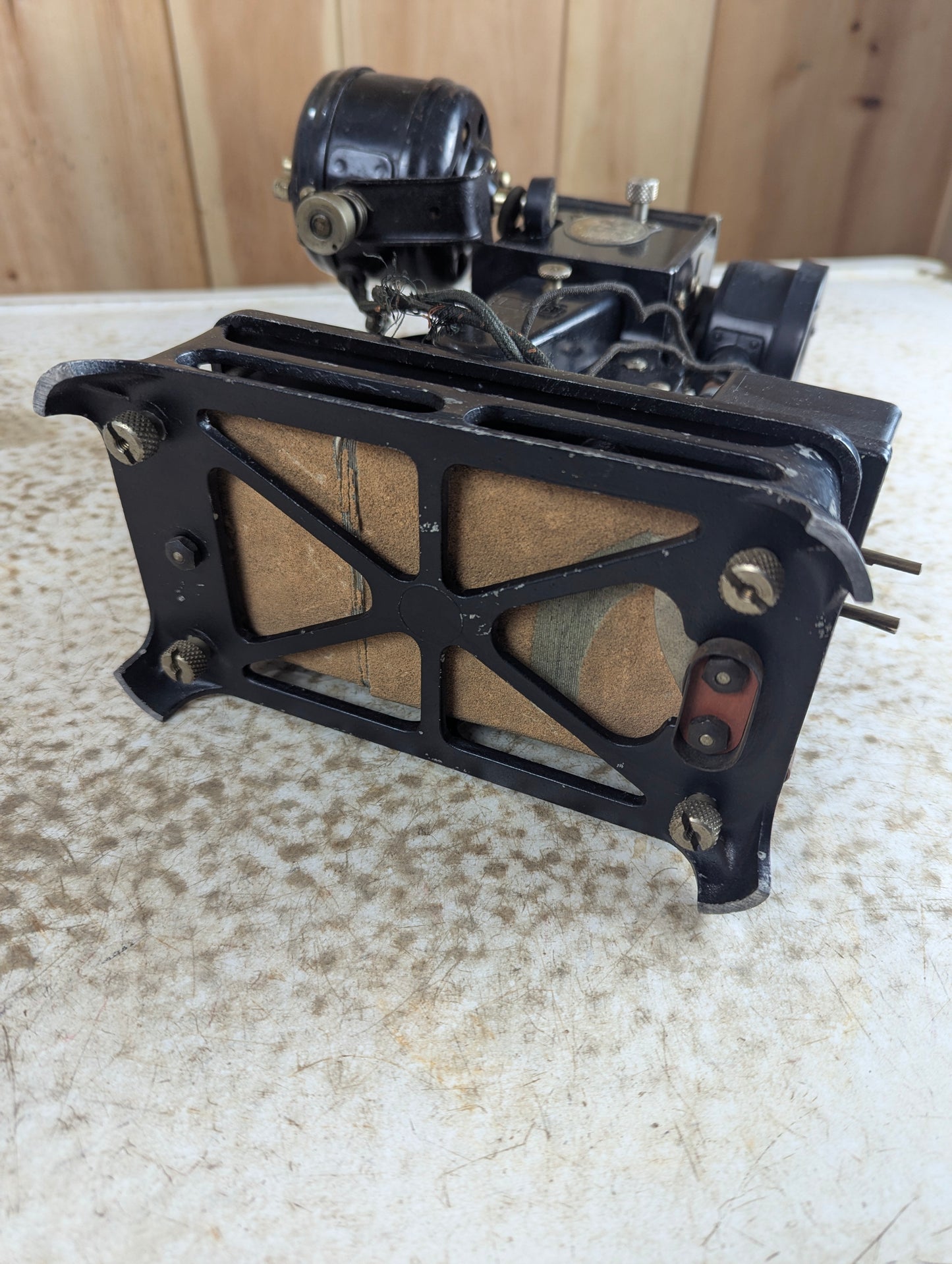 Antique 1920s Pathe Baby 9.5mm Film Projector - view 6