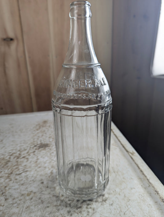 Antique 28oz United Bottles Limited Ginger Ale Embossed Clear Glass Soda Bottle