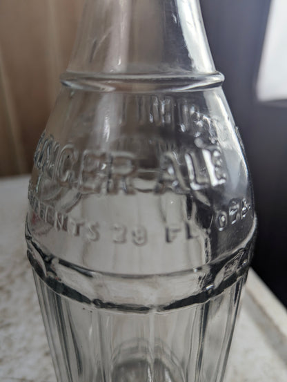 Antique 28oz United Bottles Limited Ginger Ale Embossed Clear Glass Soda Bottle - view 4