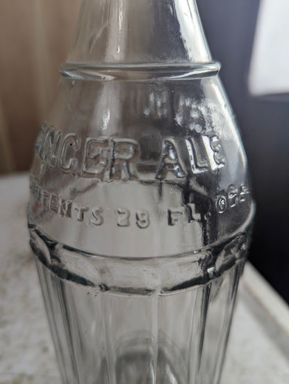 Antique 28oz United Bottles Limited Ginger Ale Embossed Clear Glass Soda Bottle - view 5