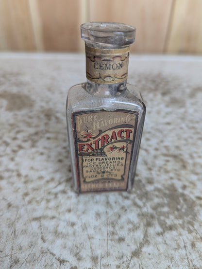 Antique Alfred Tyler Lemon Extract 1.5-Ounce Bottle