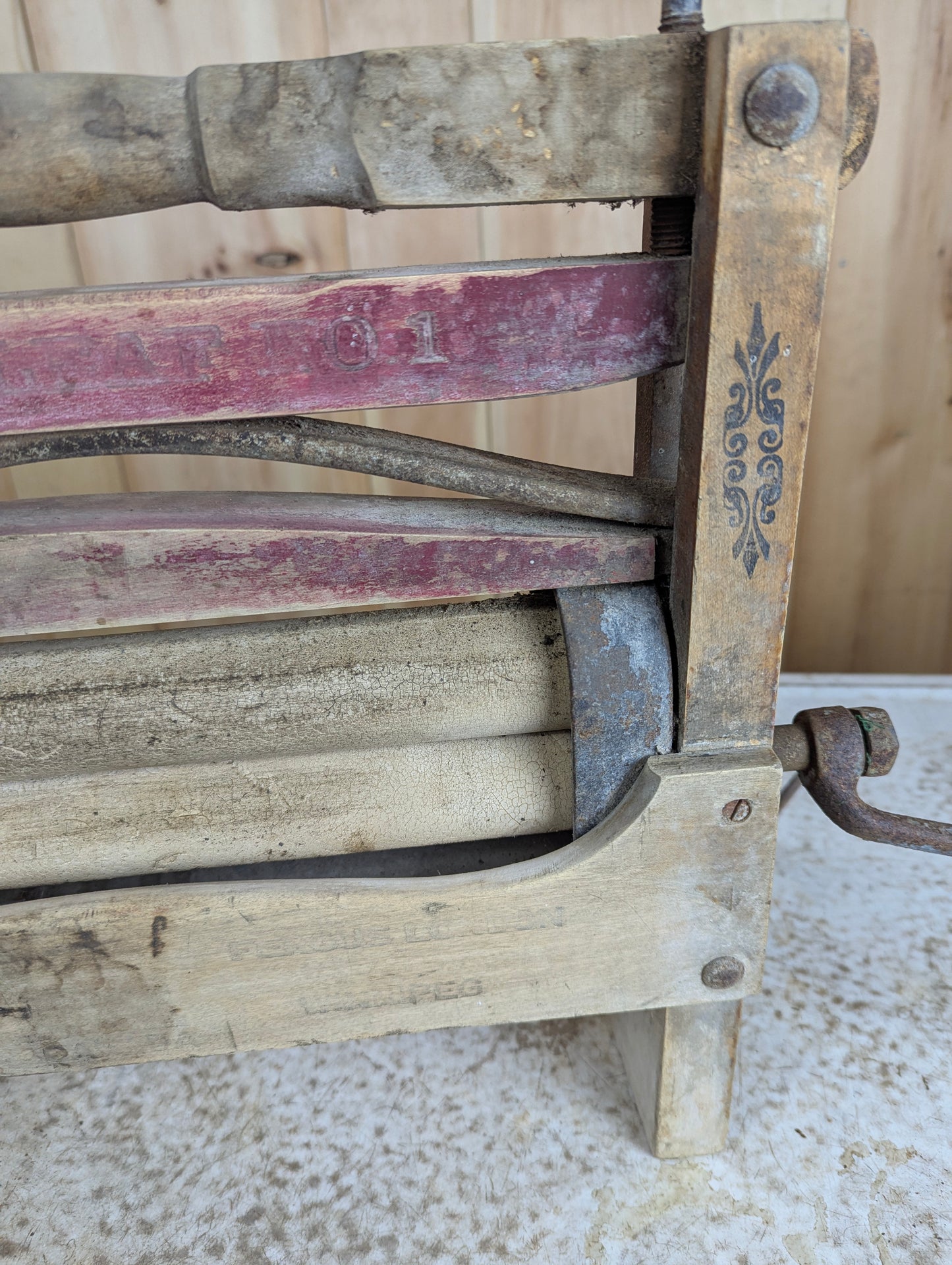 Antique Beatty Maple Leaf #1  Washer Wringer - view 5