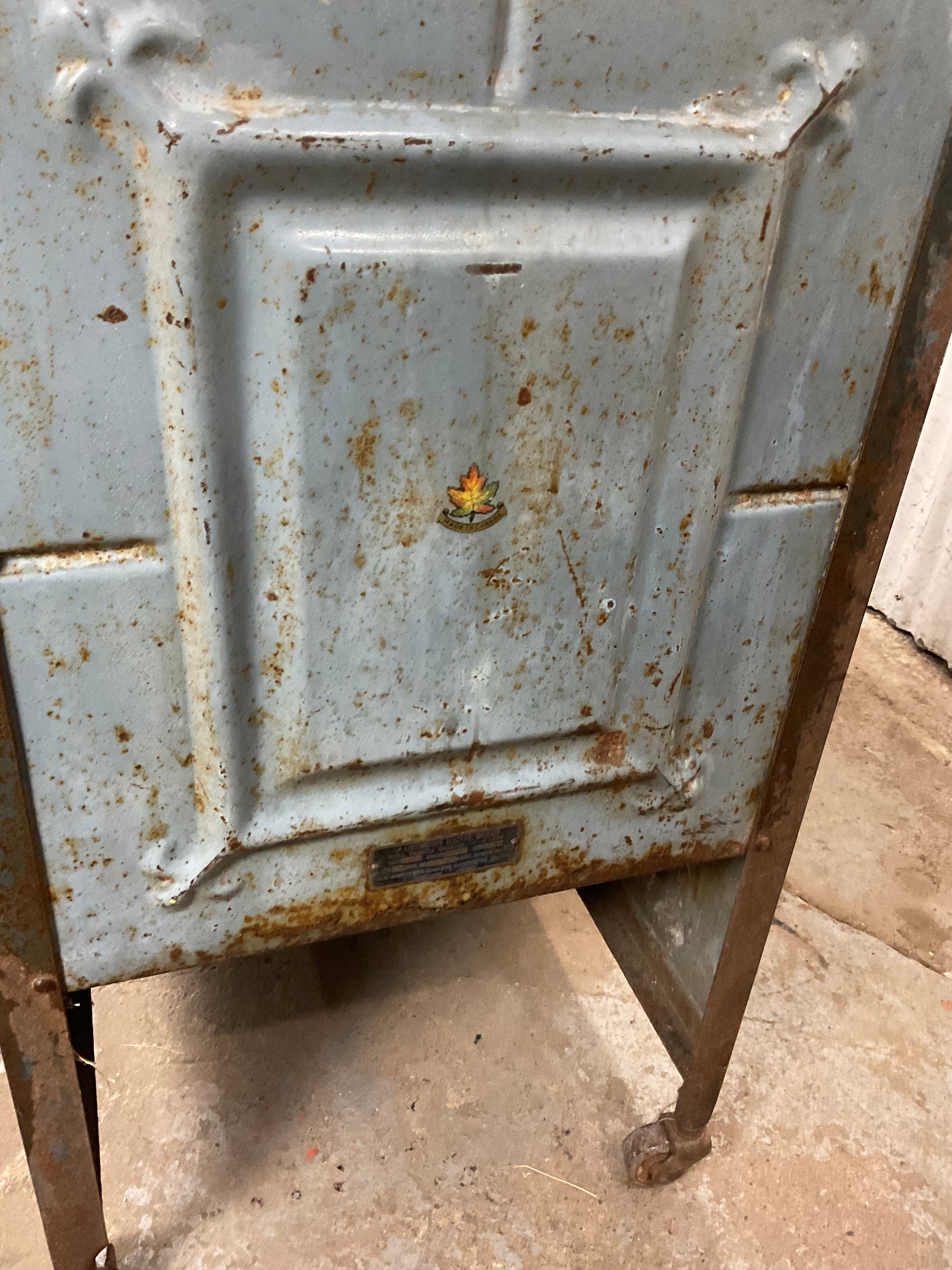 Antique Brantford Locomotive Electric Washer - view 8