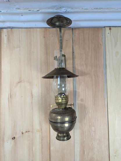 Antique Brass Wall Mounted Oil Lamp with Wall Bracket