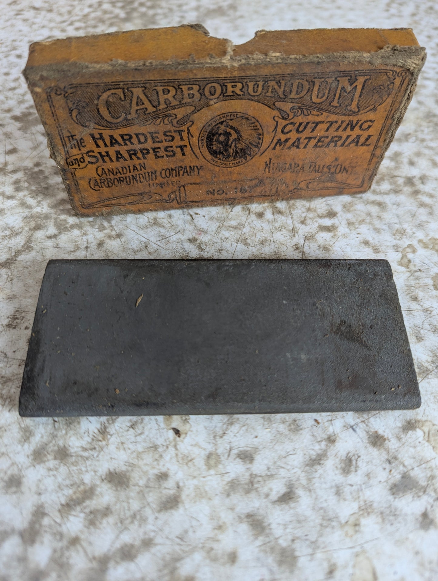 Antique Carborundum No 181 Sharpening Medium Slip Sharpening Stone in Original Box - view 3