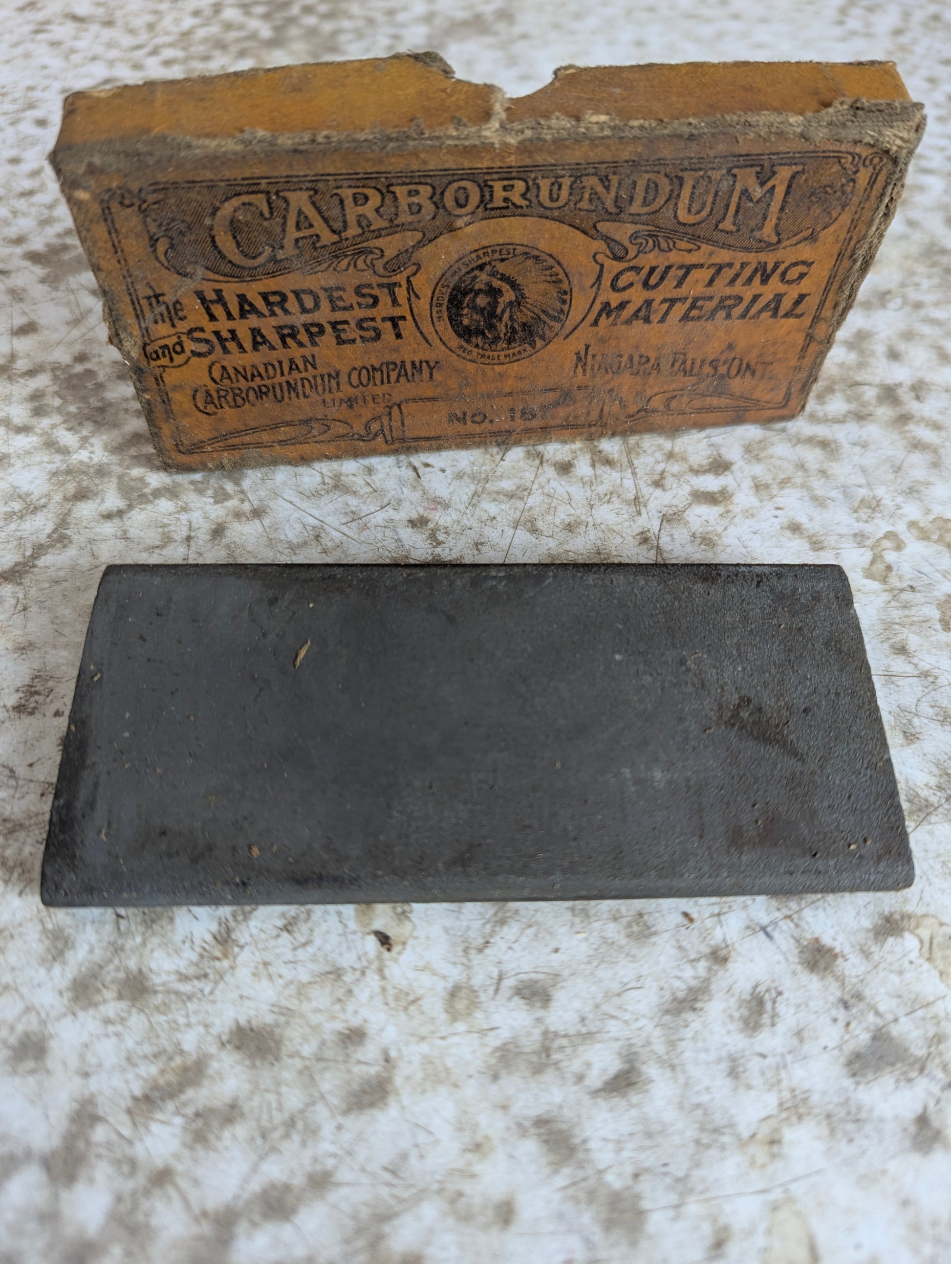 Antique Carborundum No 181 Sharpening Medium Slip Sharpening Stone in Original Box - view 3
