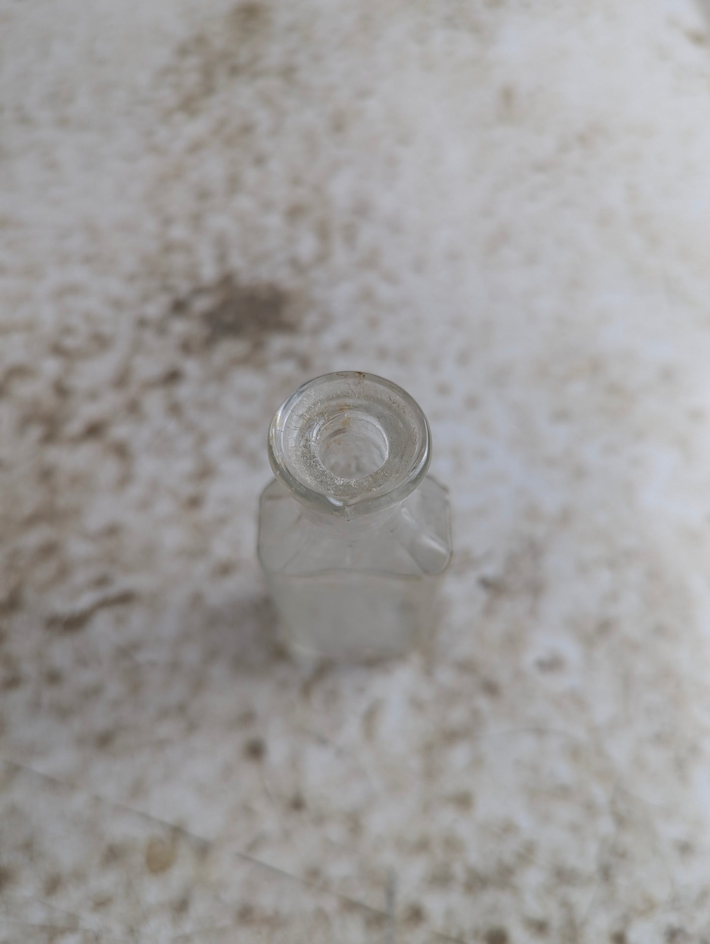 Antique Cinnamon's Drug Store Embossed Clear Glass Apothecary Medicine Bottle - view 3