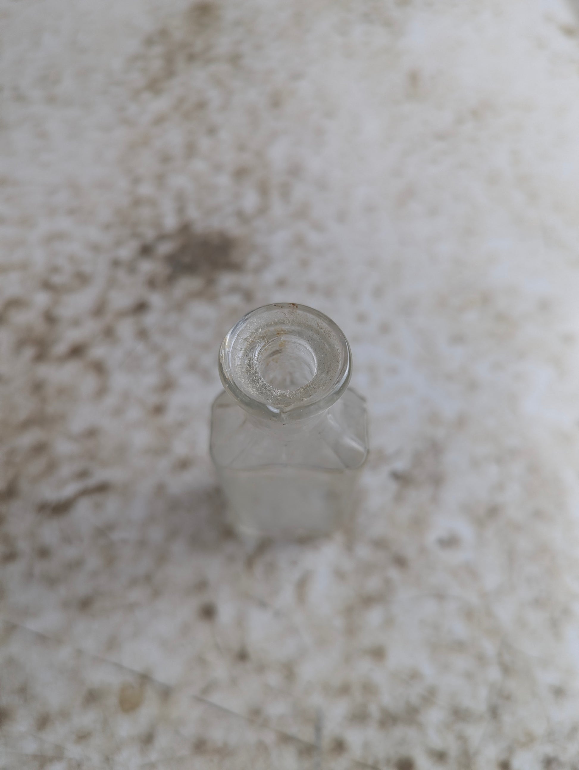 Antique Cinnamon's Drug Store Embossed Clear Glass Apothecary Medicine Bottle - view 3