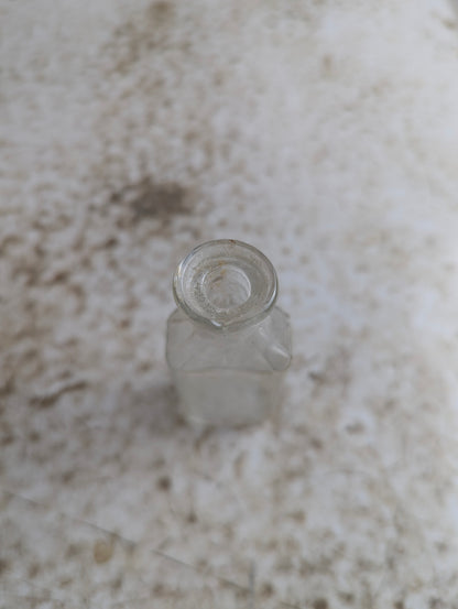 Antique Cinnamon's Drug Store Embossed Clear Glass Apothecary Medicine Bottle - view 3