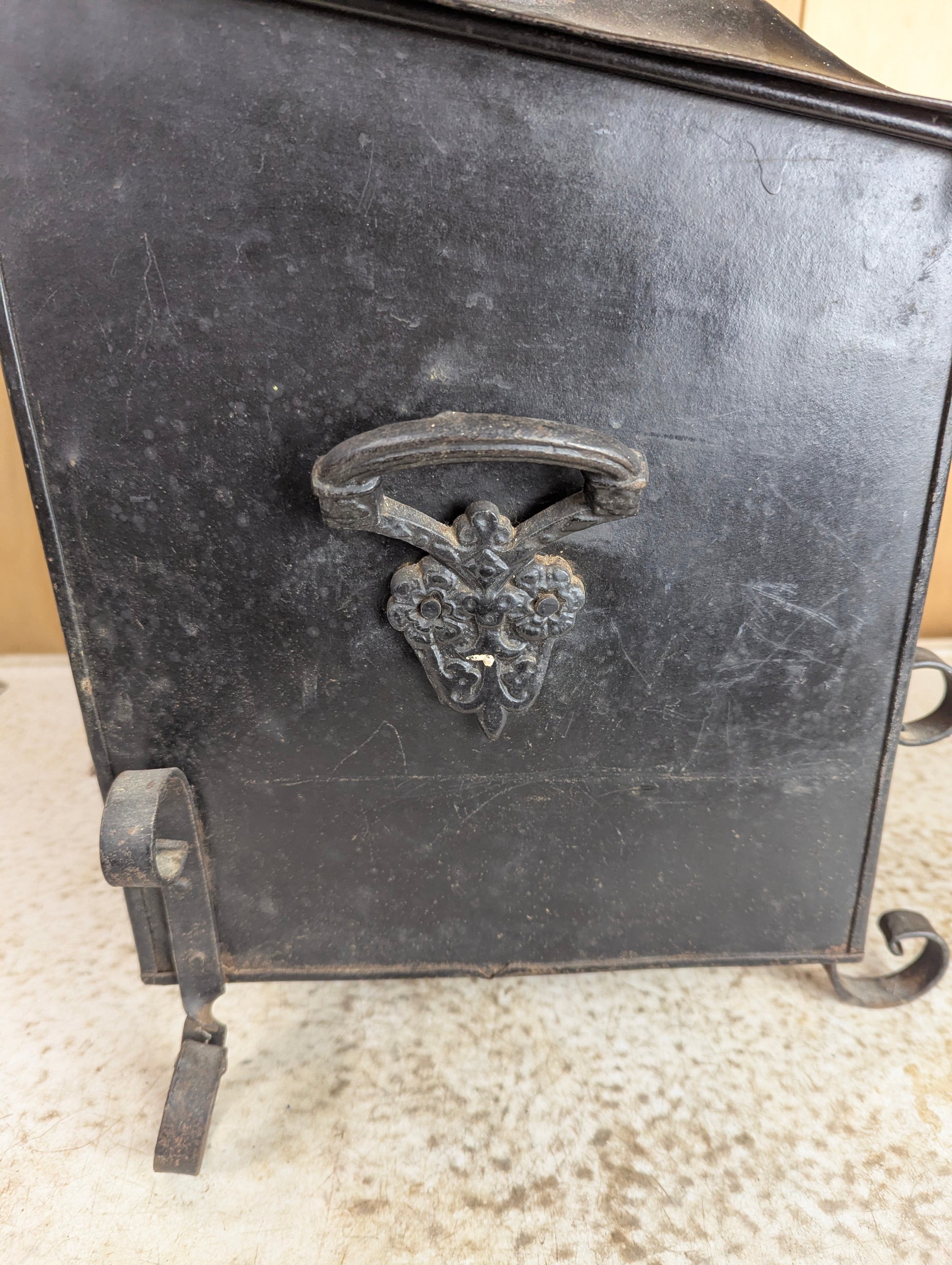 Antique Coal Scuttle Box - view 4
