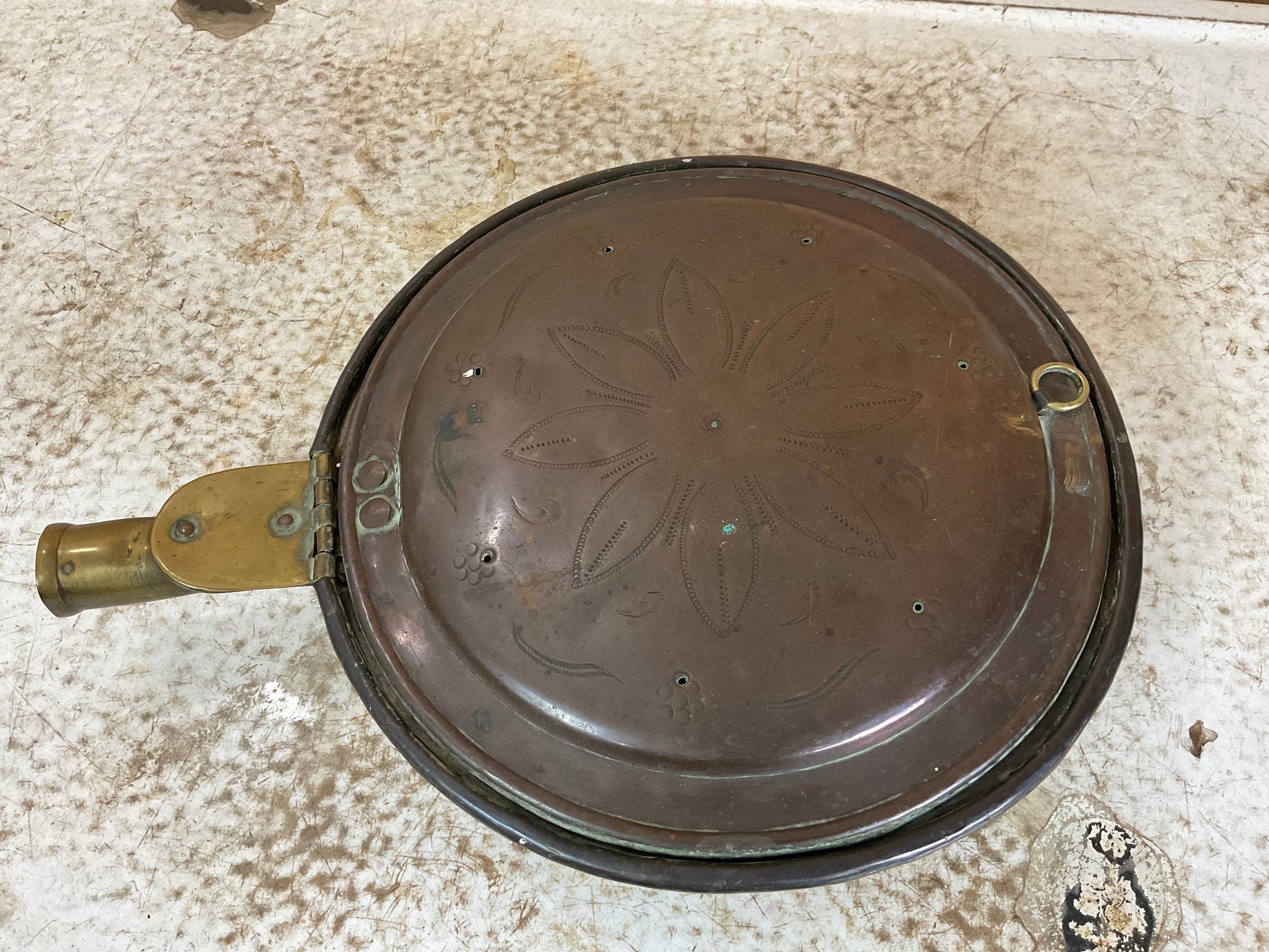 Antique Copper Bed Warming Pan (no wooden handle) - view 3