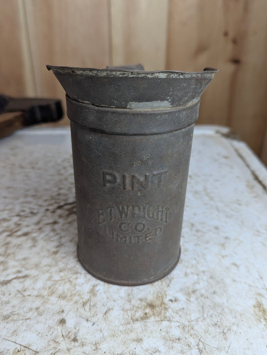 Antique E.T. Wright metal 1 Pint Measure Cup