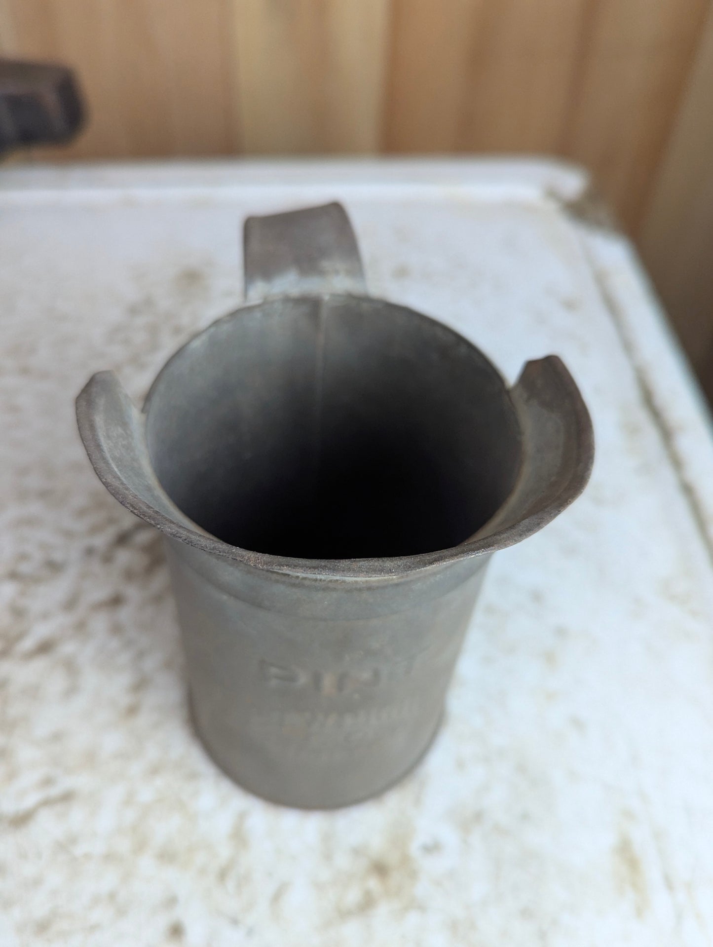 Antique E.T. Wright metal 1 Pint Measure Cup - view 2