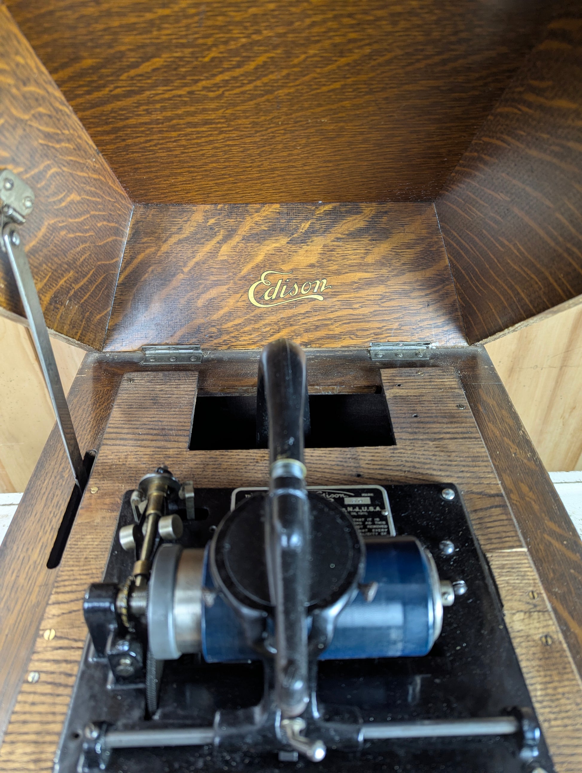 Antique Edison Amerbola Cylinder Phonograph with over 90 Cylinder Records - view 2
