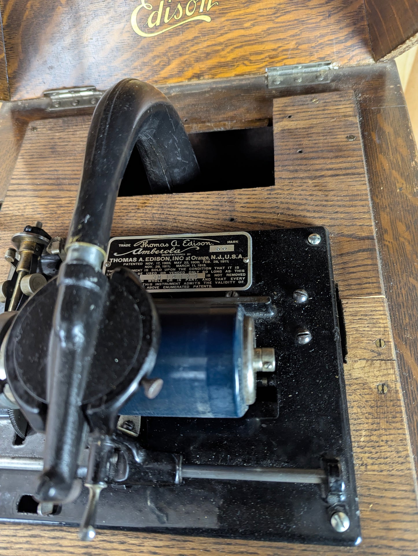 Antique Edison Amerbola Cylinder Phonograph with over 90 Cylinder Records - view 3