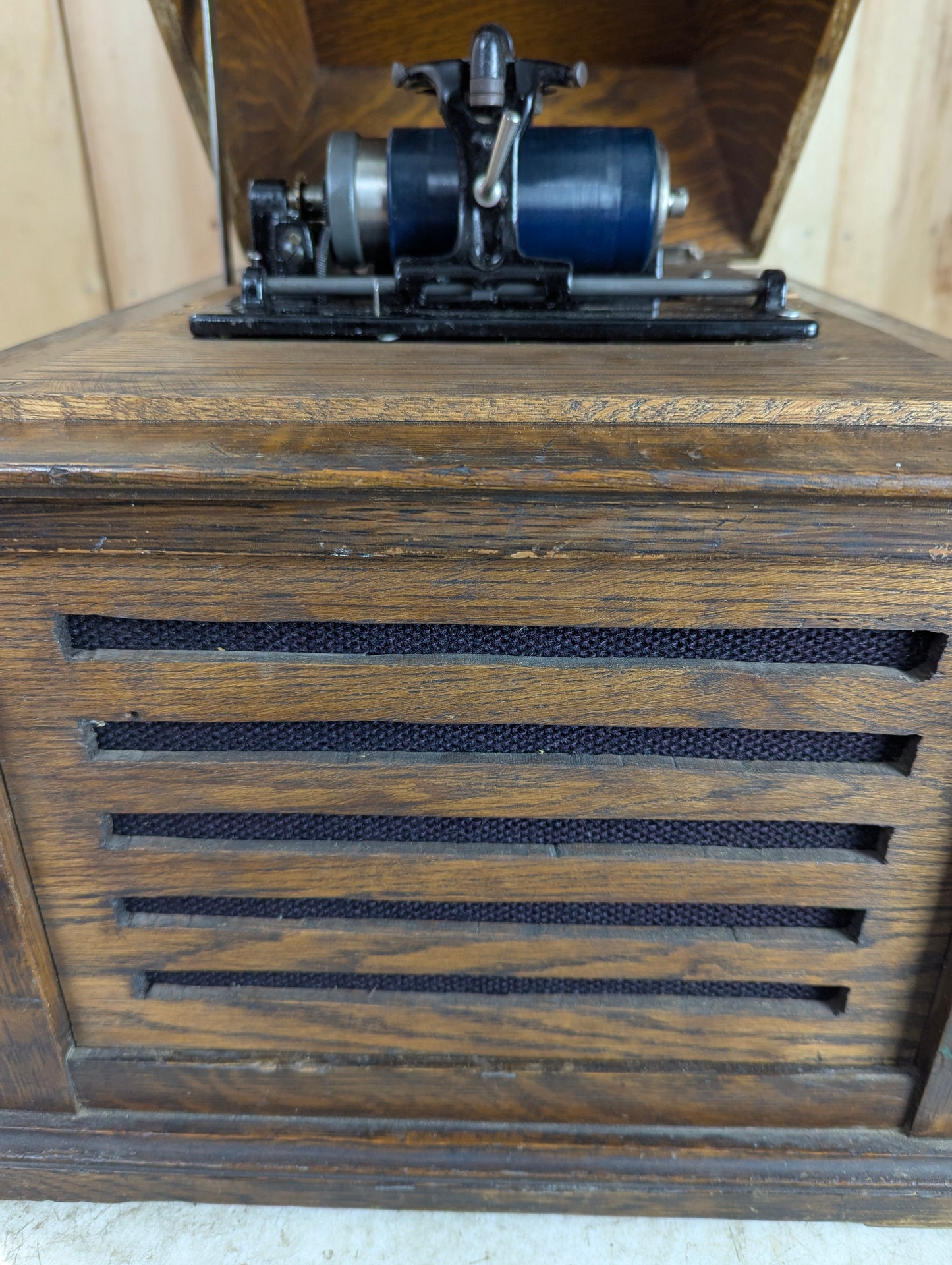 Antique Edison Amerbola Cylinder Phonograph with over 90 Cylinder Records - view 4