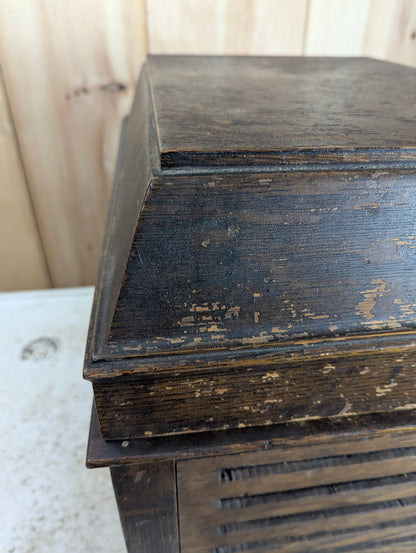 Antique Edison Amerbola Cylinder Phonograph with over 90 Cylinder Records - view 6