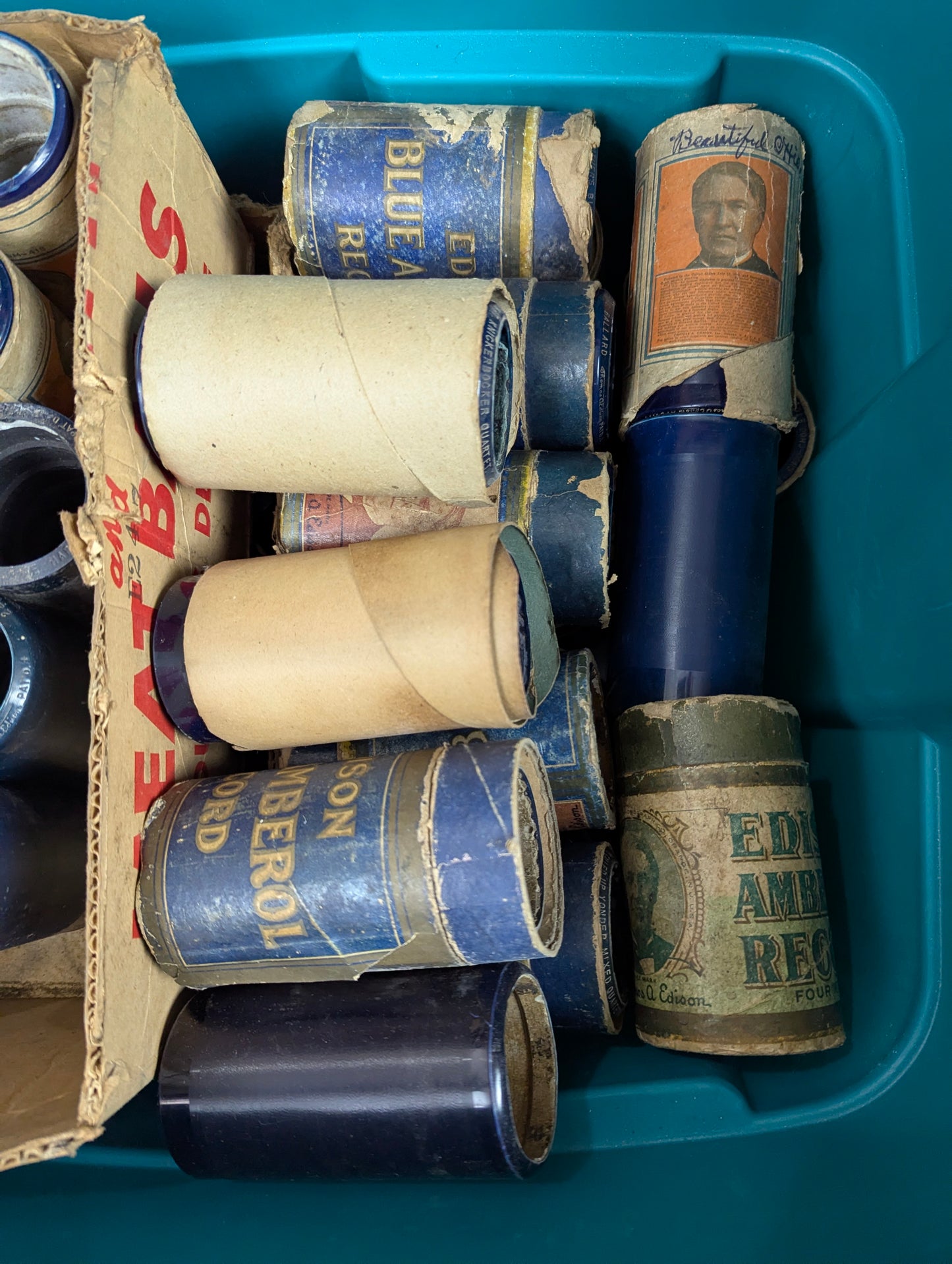 Antique Edison Amerbola Cylinder Phonograph with over 90 Cylinder Records - view 8