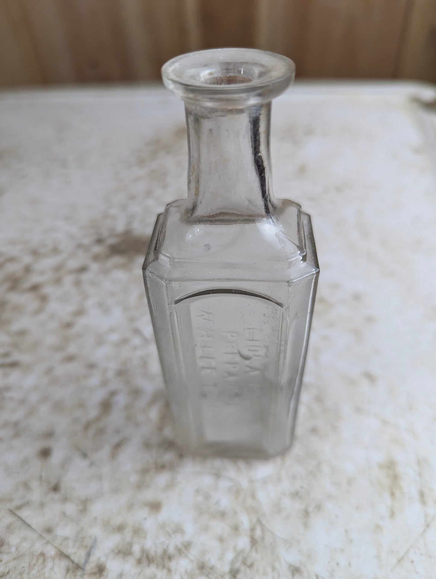 Antique Liola Lotion W.H. Lee Toronto Patent Medicine Bottle