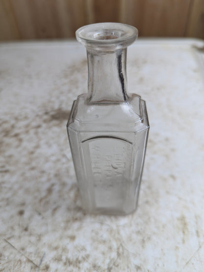 Antique Liola Lotion W.H. Lee Toronto Patent Medicine Bottle