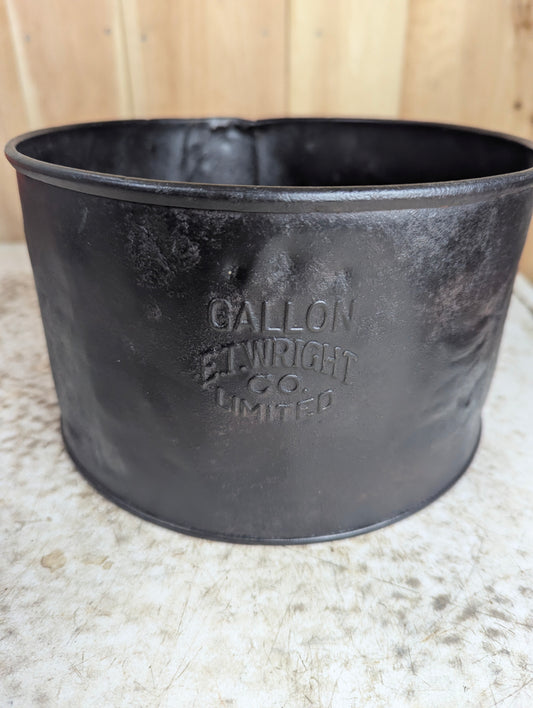 Antique Metal 1 Gallon E.T. Wright Measure Bucket