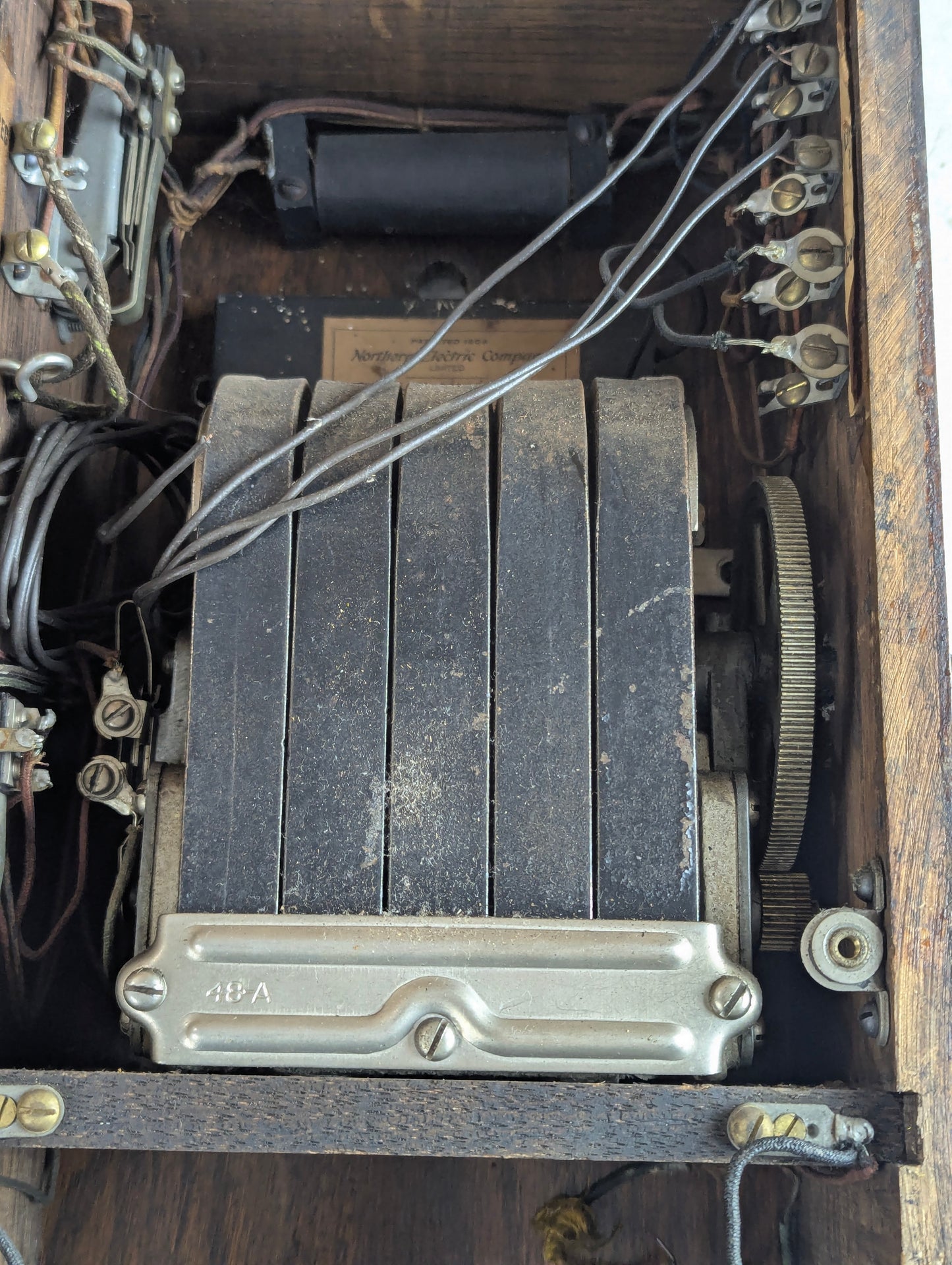 Antique Northern Electric Oak N317-G Long Box Telephone Set with Working Ringer - view 10
