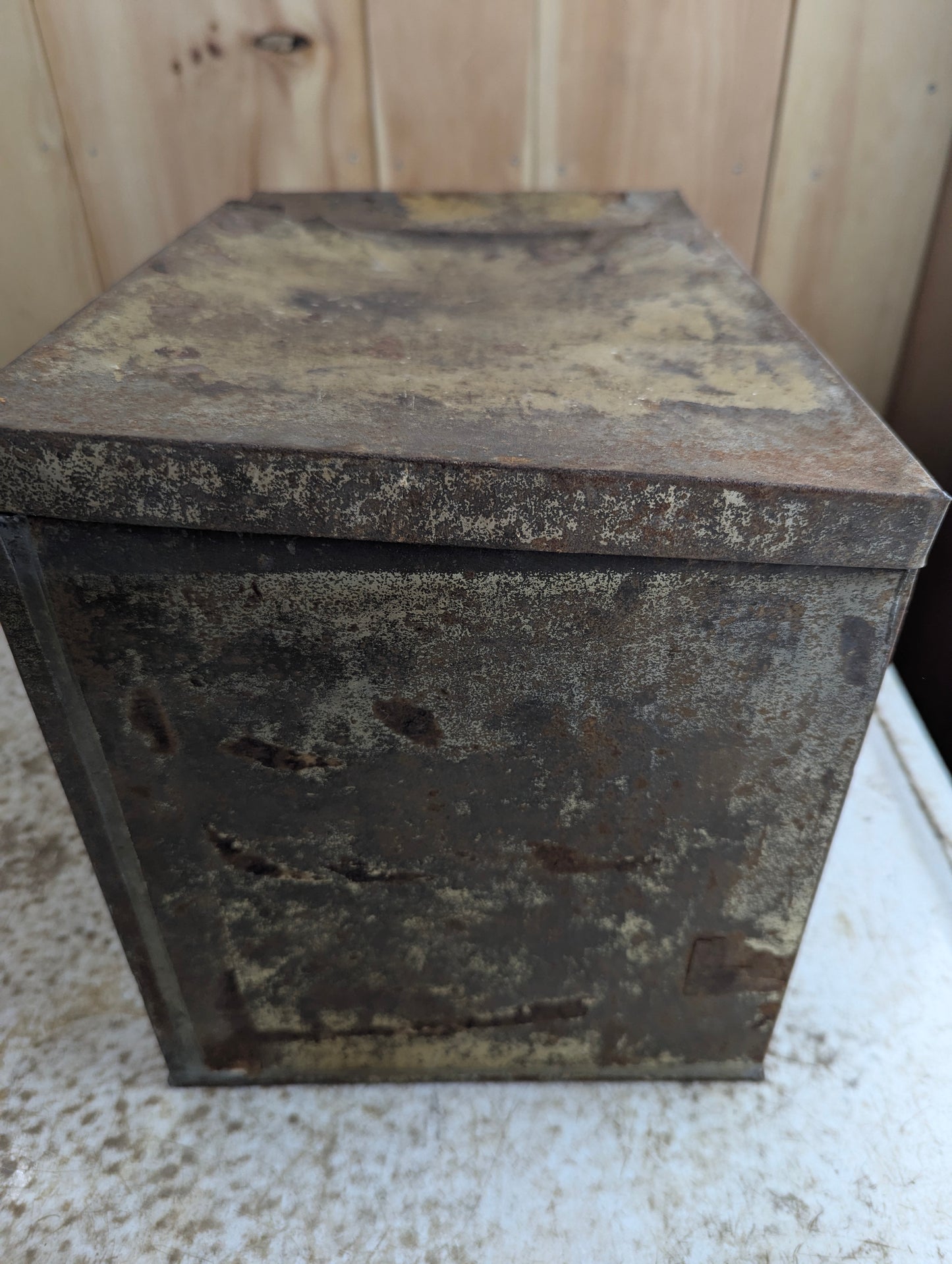 Antique Peek, Dream & Co. Large Biscuit Tin - view 4