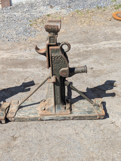 Antique Simplex no. 322 10-Ton Reel Jack With Base - view 2