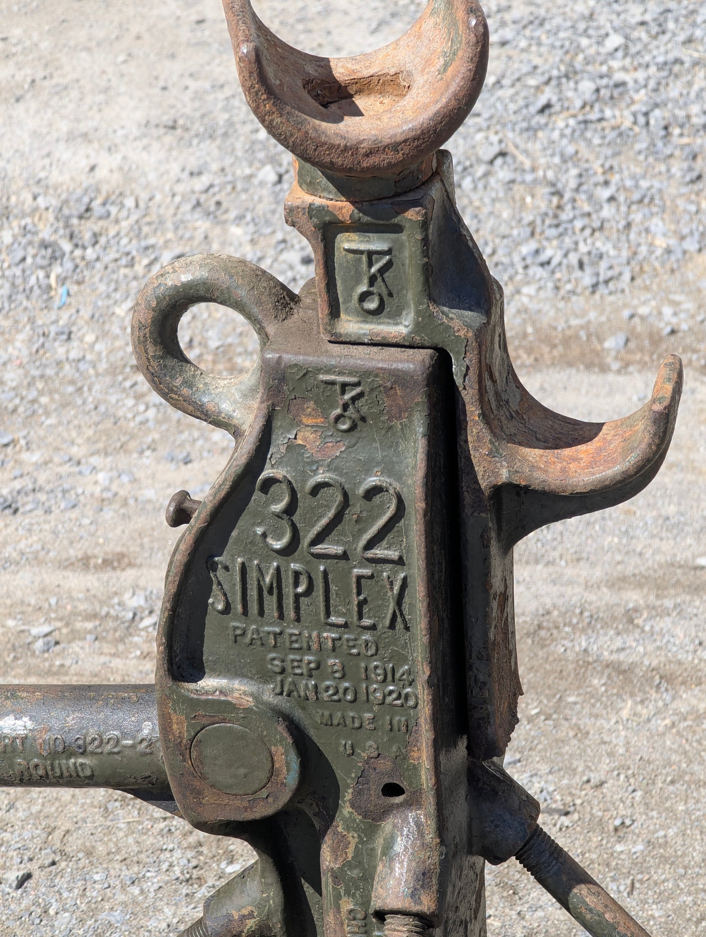 Antique Simplex no. 322 10-Ton Reel Jack With Base - view 3